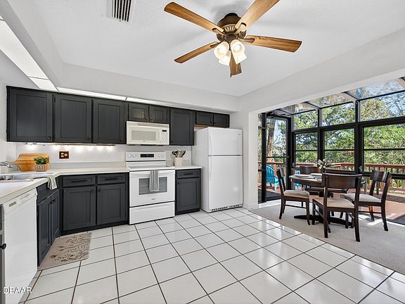 3rd image of 11 Ridge Trl