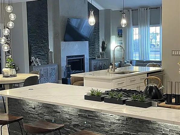 208 Yacht Club Dr, Niceville, FL 32578