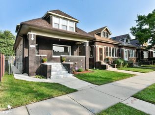 7527 S Paxton Ave, Chicago, IL