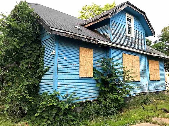 2nd image of 120 Willard Ave