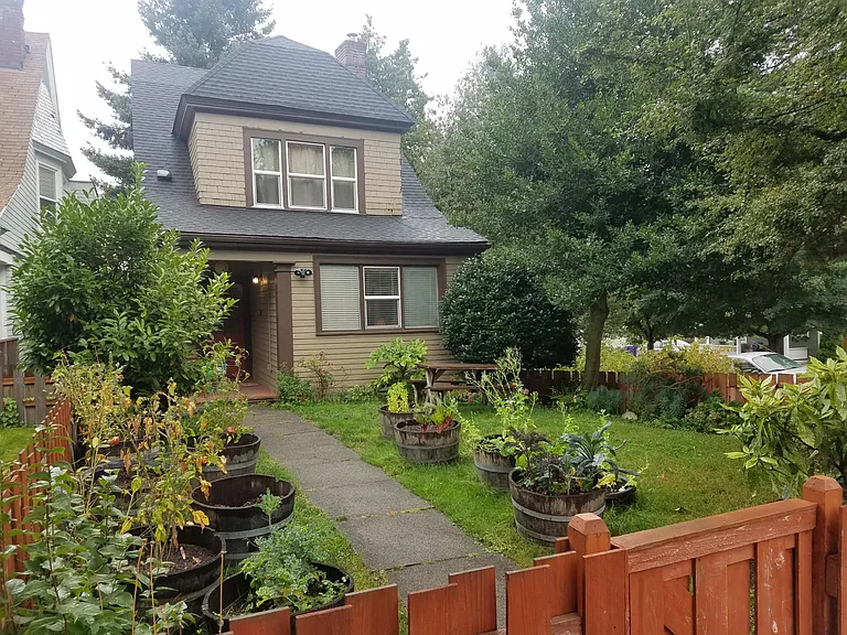 623 Martin Luther King Jr Way #A — Photo 8