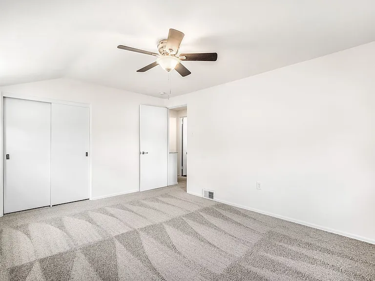 2124 Fairland St — Photo 9