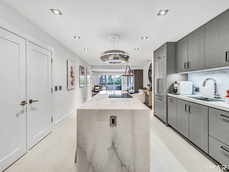 73 Harbor Dr #412 — Photo 8
