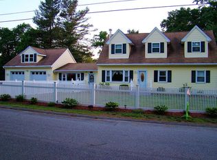 4 Edgewood St, Derry, NH 03038