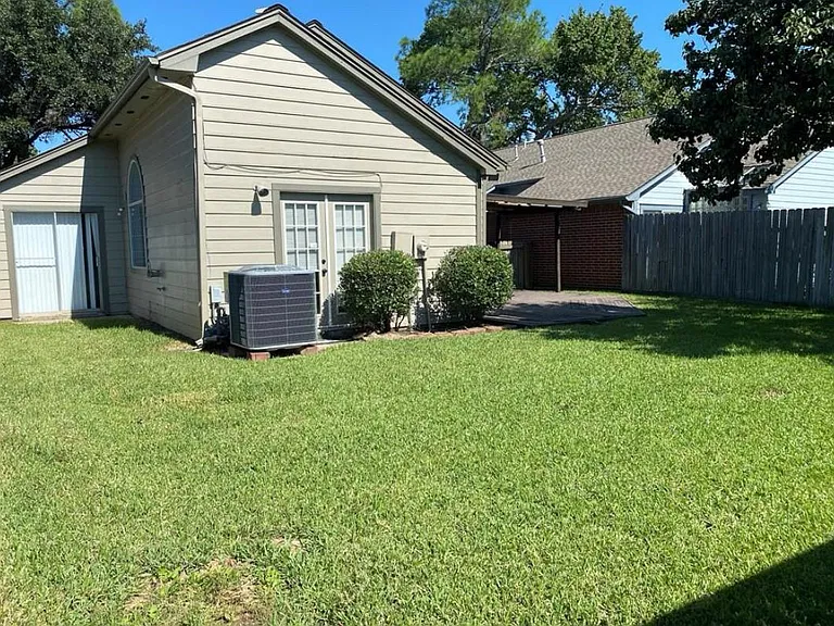 7142 River Garden Dr — Photo 38