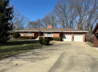 9931 South Rd, Fairview Heights, IL 62208