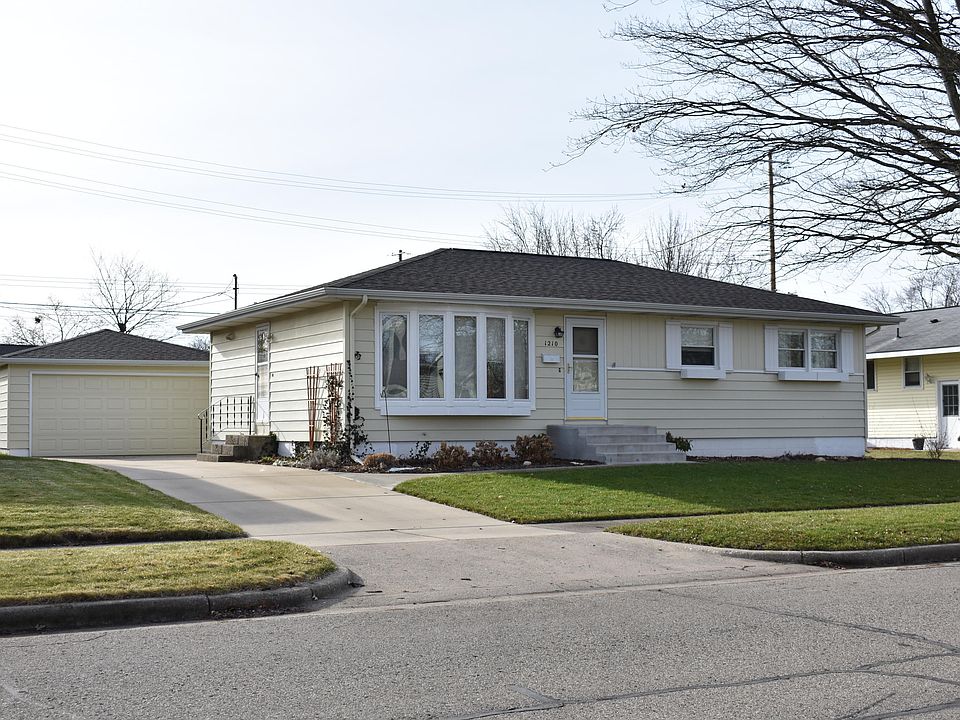 1st image of 1210 Grant Ave