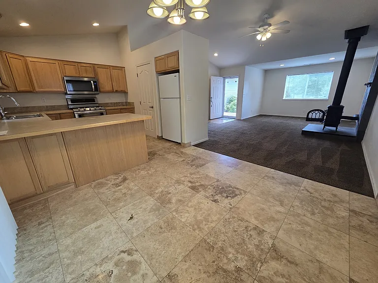 1309 Honeysuckle Ave — Photo 6