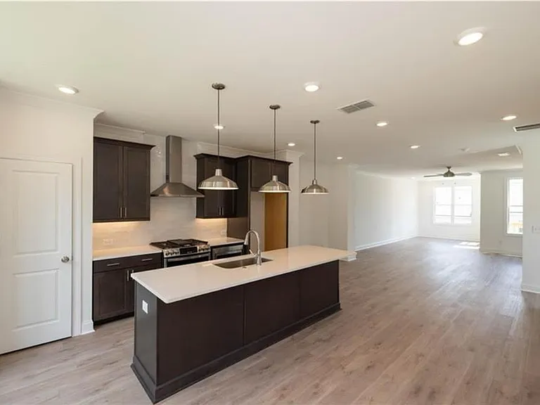 5209 Riden Ct — Photo 2