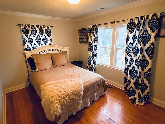 5th image of 1501 Laurens Glen Ln