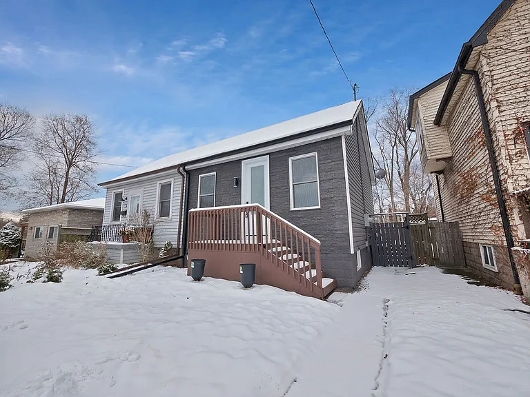 20 Hill St — Photo 2
