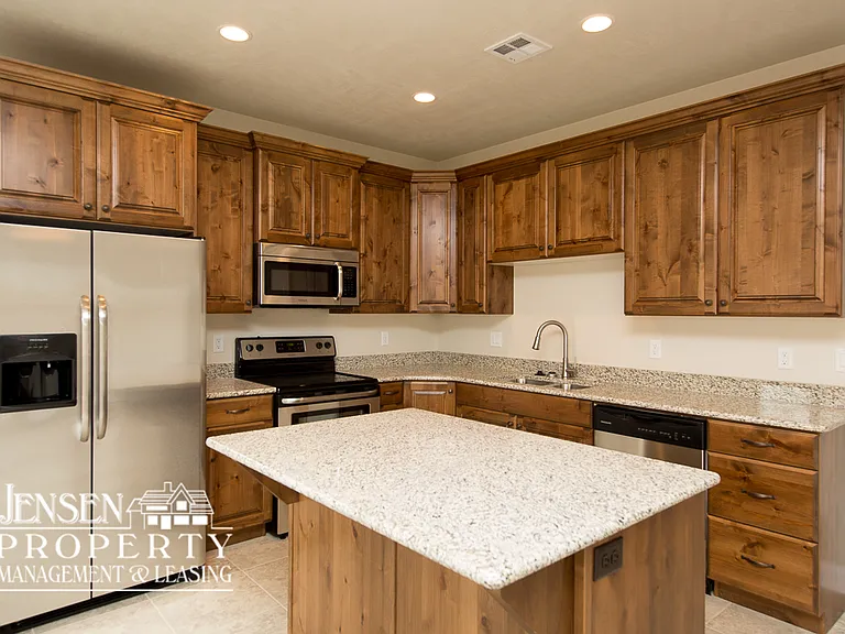 2502 Bella Vista Dr — Photo 16