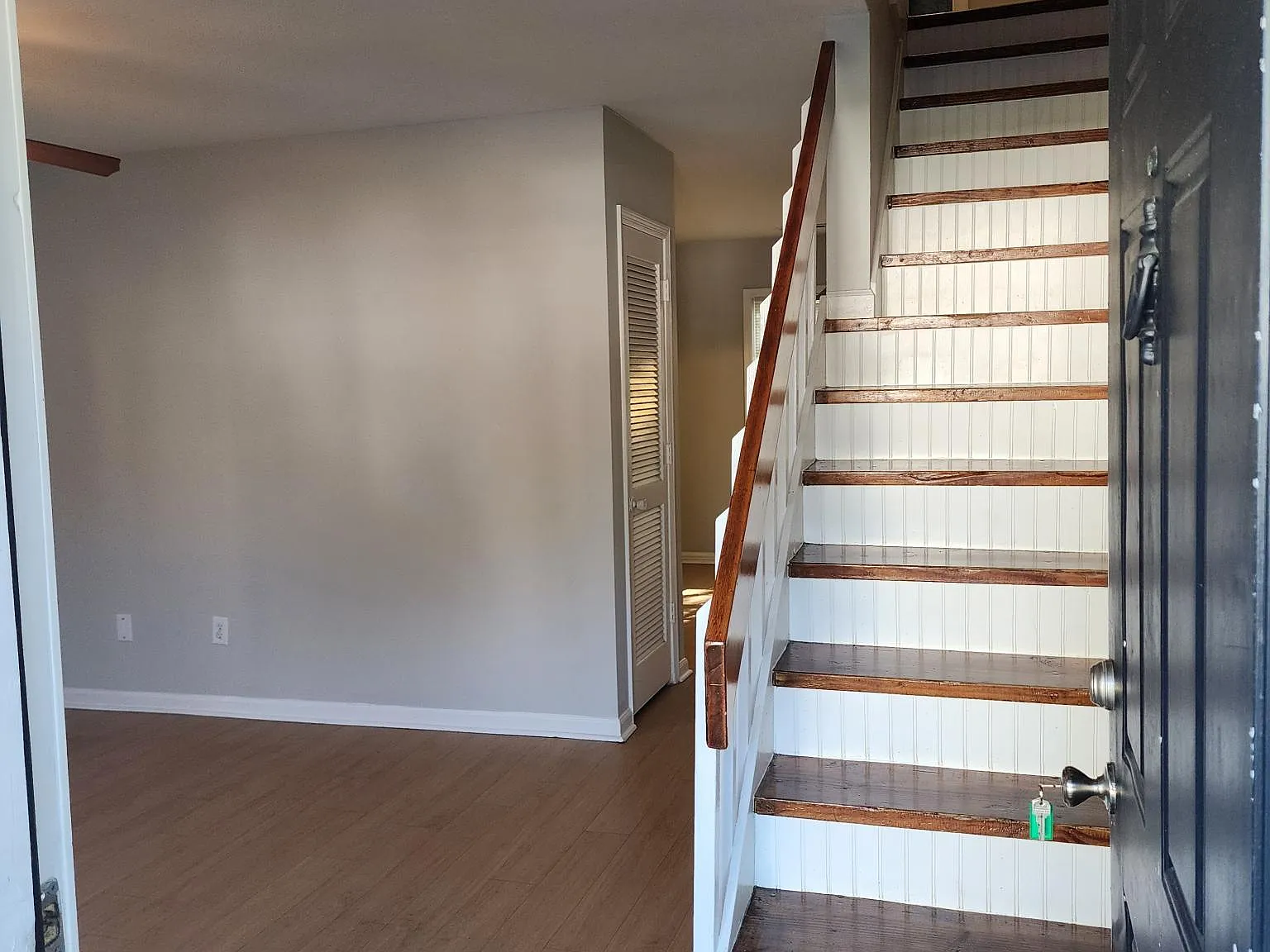 2 bed, 1.5 bath, 1080 sqft, $1,200 — Photo 3
