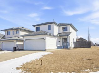 201 Foxboro Ter, Strathcona County, AB T8A6C6