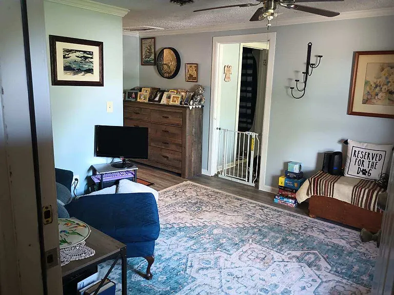 1184 Green Acres Rd #2 — Photo 3