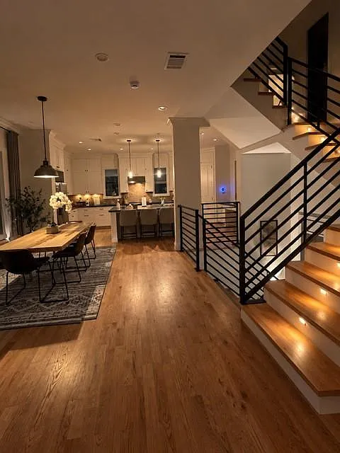3 bed, 3.5 bath, 2631 sqft, $3,400 — Photo 4