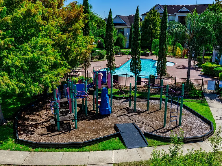 Mirabella — Photo 20