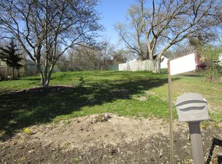 21W456 Burdett Rd, Lombard, IL 60148