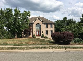 1642 Royal Oak Dr, Sewickley, PA