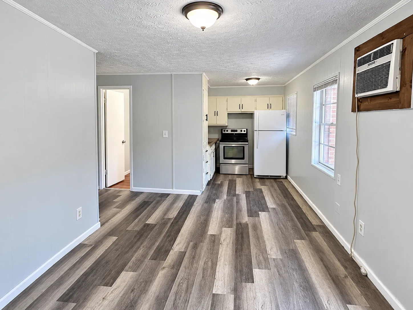 714 Henry Ln — Photo 3
