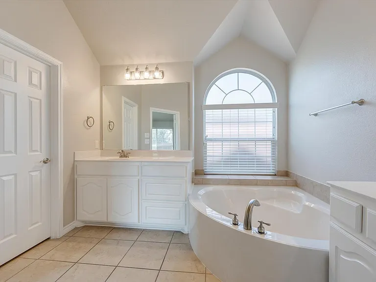 2600 Stable Door Ln — Photo 12