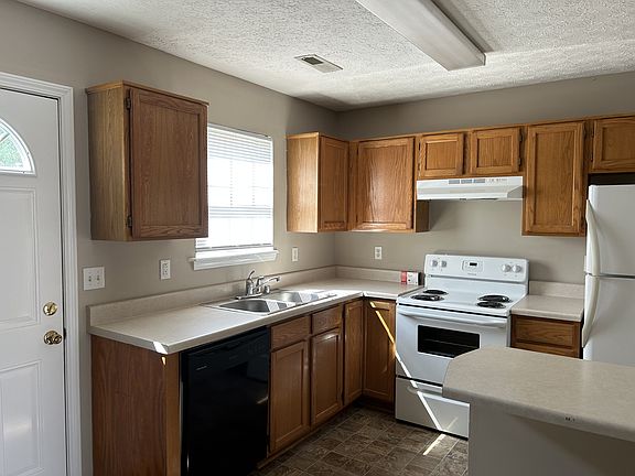 3rd image of 124 Hillridge Ct #3