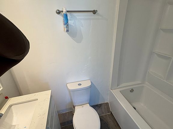 4th image of 7225 Hiawassee Oak Dr