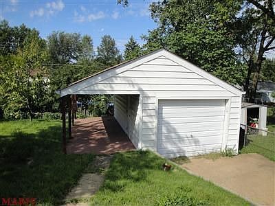 5th image of 9821 Lullaby Ln