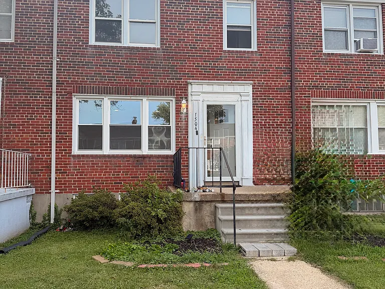 1504 Kirkwood Rd — Photo 1