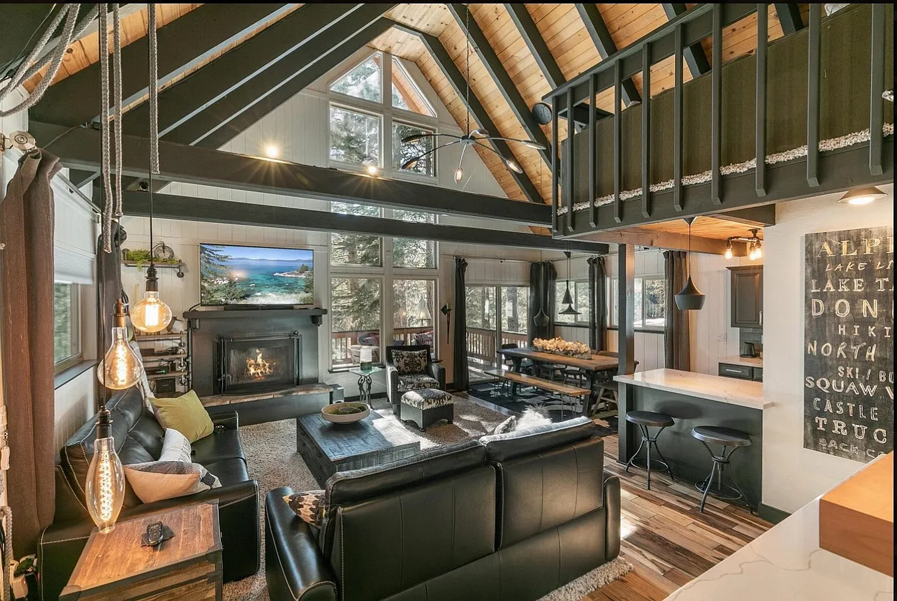 Lausanne Way, Truckee — Photo 1