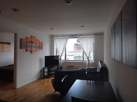 Rented by KVNY Soho | media 69