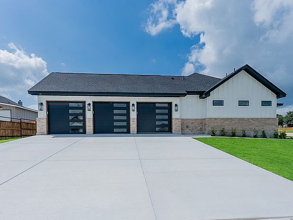 3rd image of 109 CHINABERRY HL