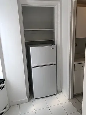 Rented by Carlyle Property Management | media 9