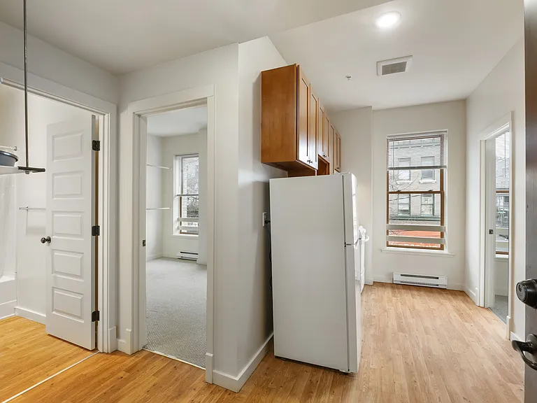 Milwaukee Apartments — Photo 14