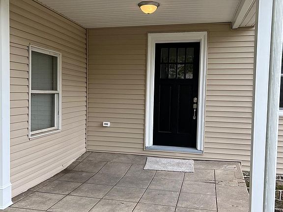 3rd image of 437 Cypress St