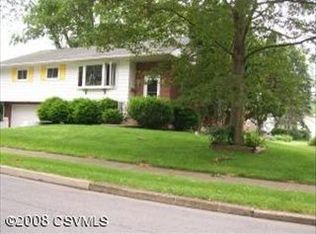 811 10th St, Selinsgrove, PA 17870