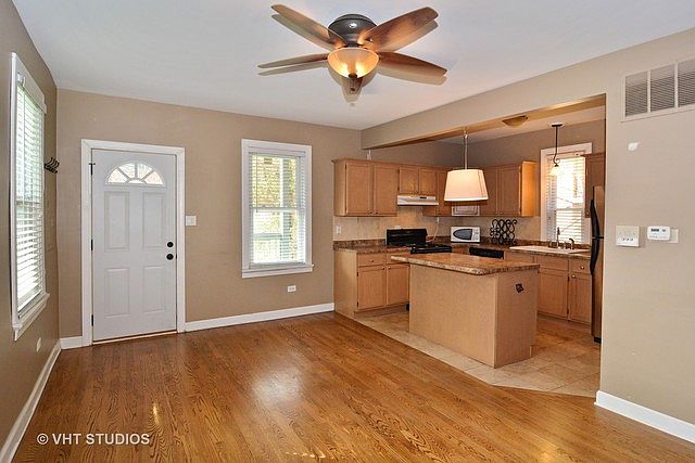 1st image of 2349 N Cambridge Ave #2