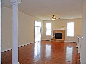 3rd image of 5413 Rodriquez Ln