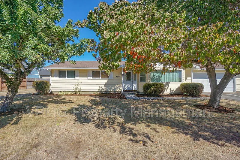 3 bed, 1.5 bath, 1174 sqft, $2,695 — Photo 1