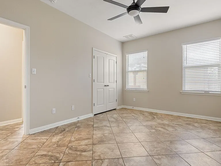 102 Preston Trl — Photo 13