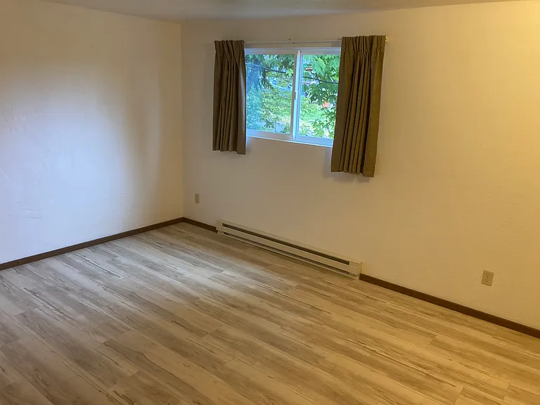 Large bedroom, new LVP flooring