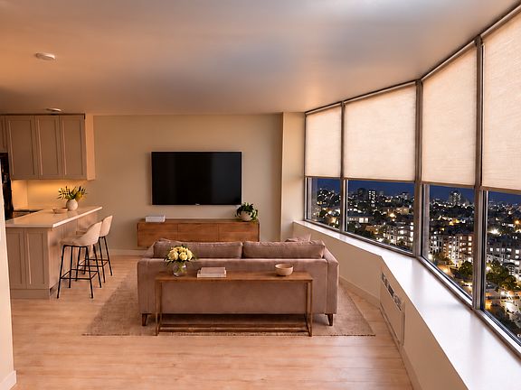 3rd image of 5757 N Sheridan Rd APT 20G