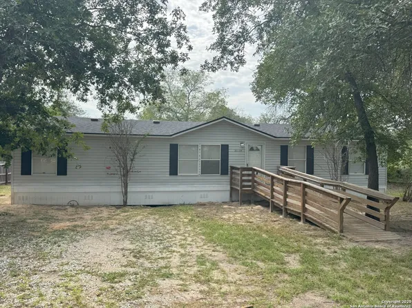 23139 Hickory Shadow, Elmendorf, TX 78112