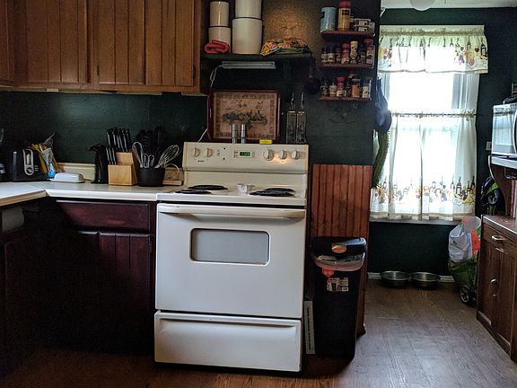 4th image of 1818 Crandall Ave
