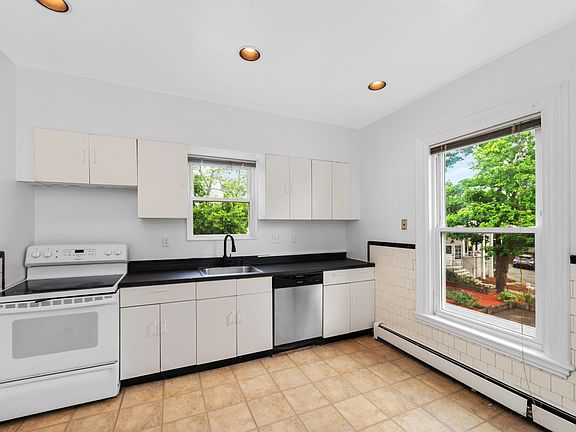 3rd image of 107 Ocean St #2