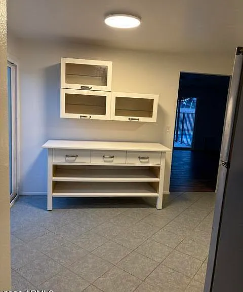 5601 W Carol Ave — Photo 4