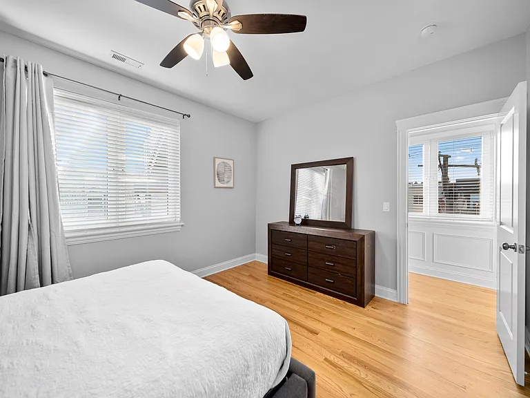 4017 N Monticello Ave #3 — Photo 4