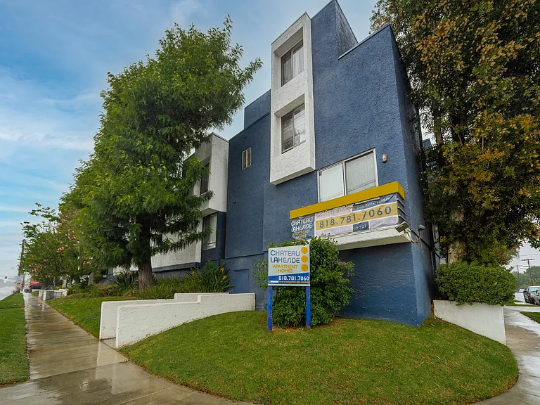 16815 Vanowen St — Photo 1