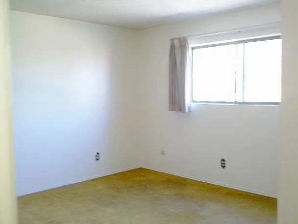 1813 Girard Blvd NE #10 — Photo 13