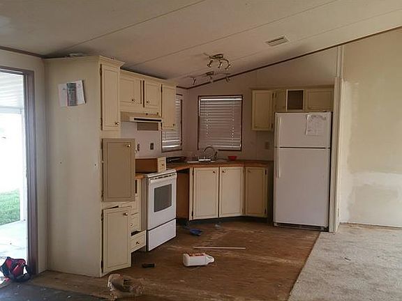 4th image of 3045 Beaver Creek Dr
